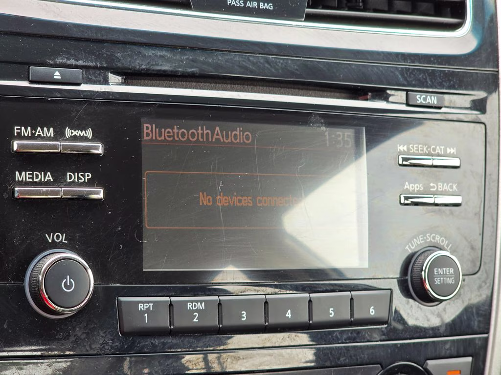 2015 Brilliant Silver Metallic Nissan Altima 2.5 SV FWD Sedan
