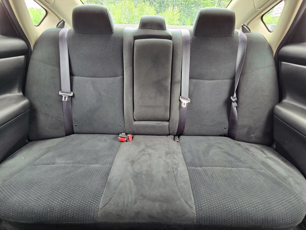 2015 Brilliant Silver Metallic Nissan Altima 2.5 SV FWD Sedan