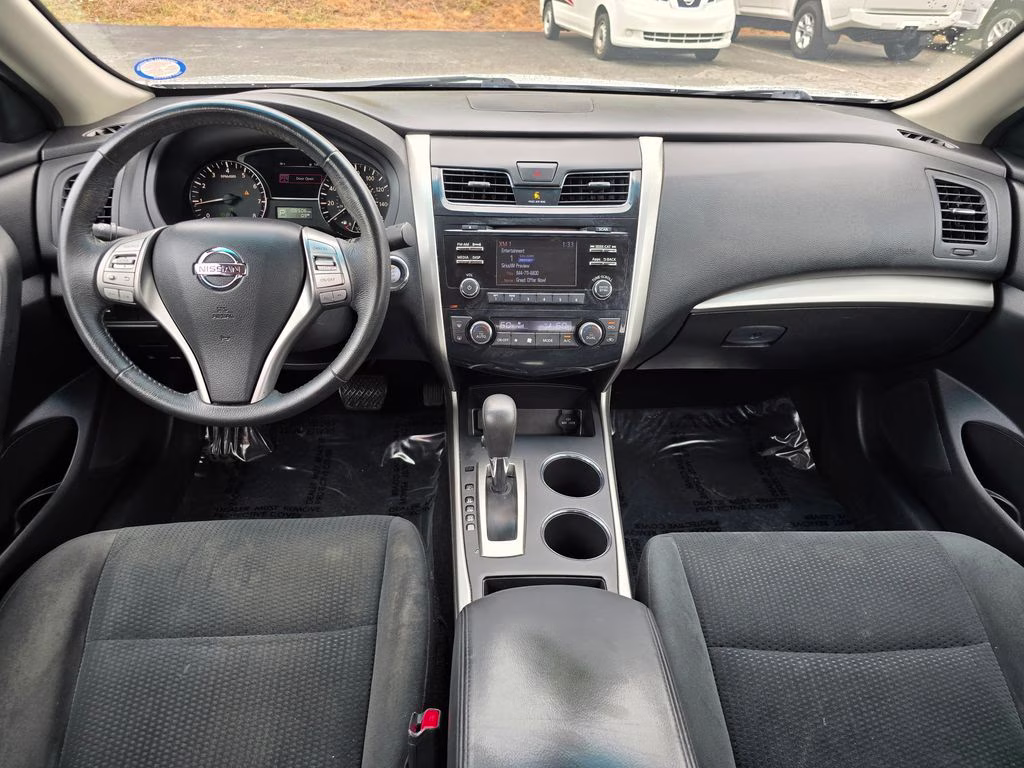2015 Brilliant Silver Metallic Nissan Altima 2.5 SV FWD Sedan