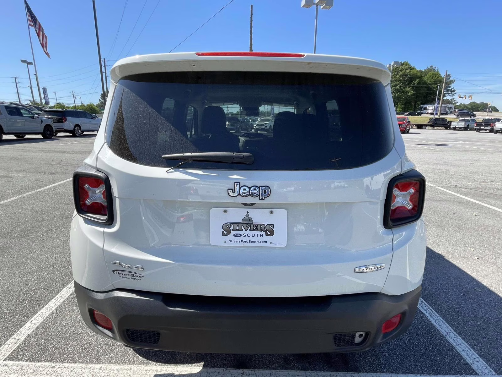2017 Alpine White Jeep Renegade Latitude 4X4 SUV