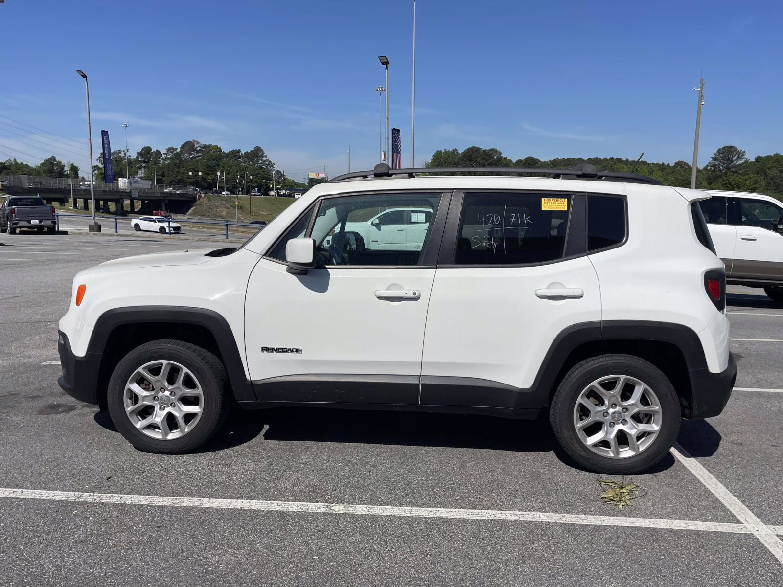 2017 Alpine White Jeep Renegade Latitude 4X4 SUV
