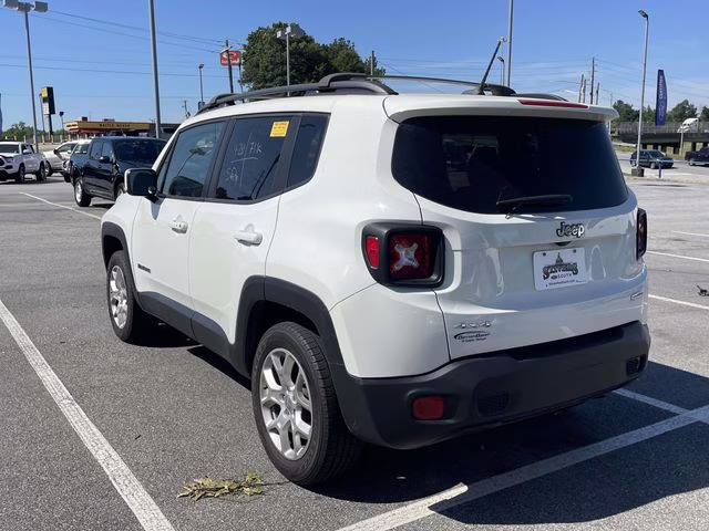 2017 Alpine White Jeep Renegade Latitude 4X4 SUV