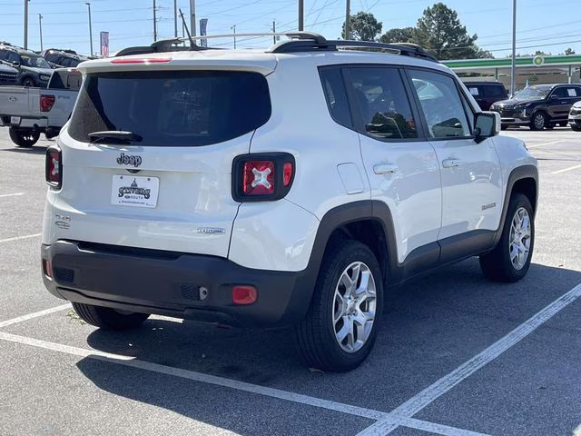 2017 Alpine White Jeep Renegade Latitude 4X4 SUV