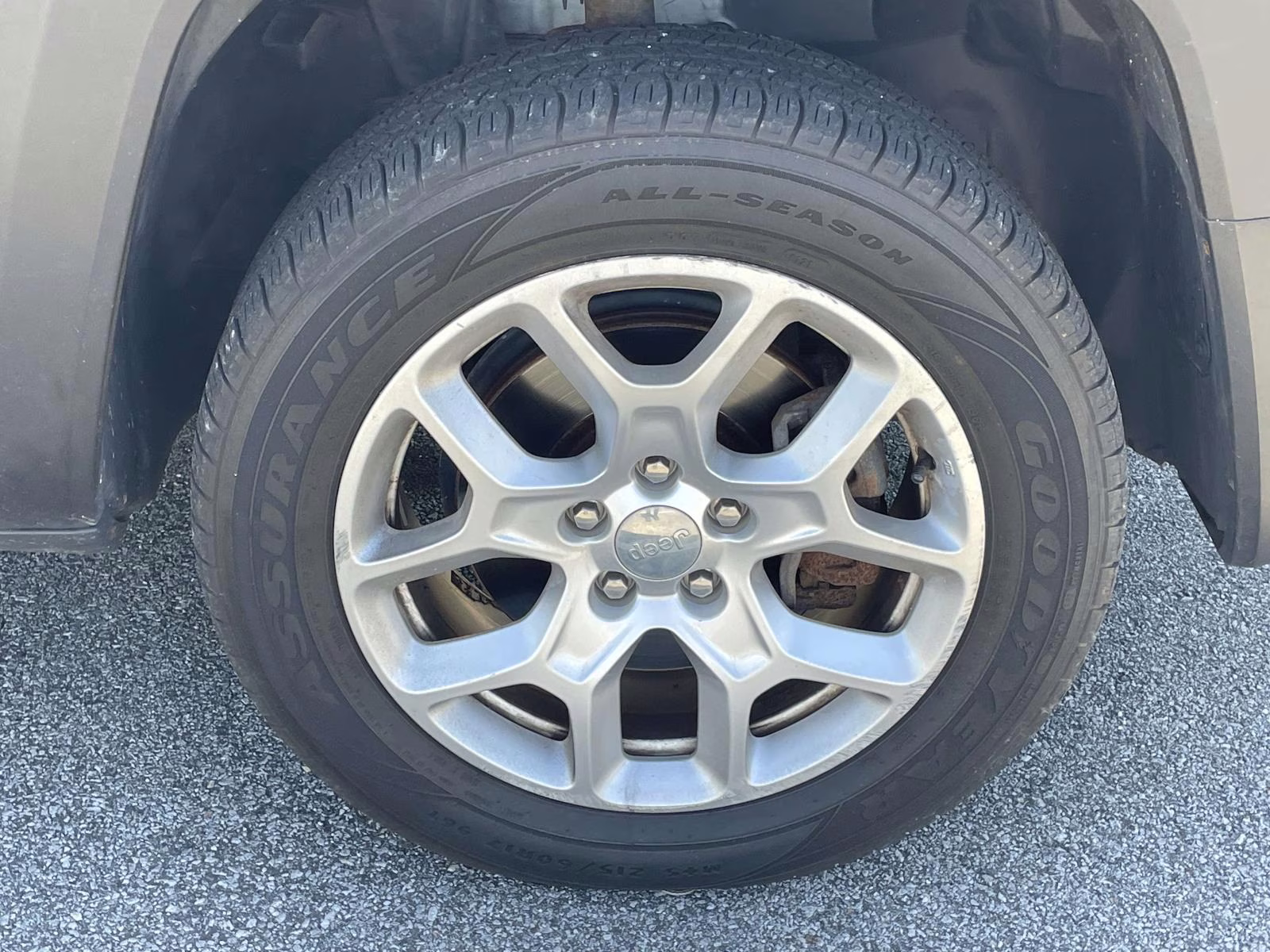 2017 Alpine White Jeep Renegade Latitude 4X4 SUV