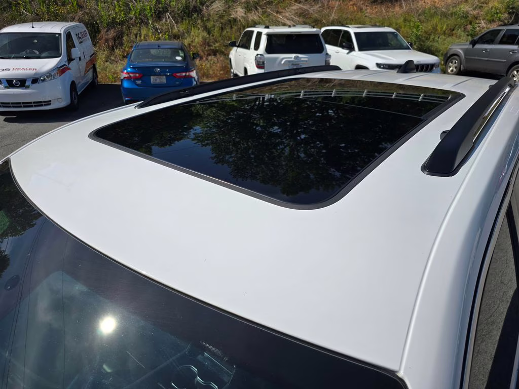 2023 Bright White Clearcoat Jeep Grand Cherokee Limited 4X4 SUV