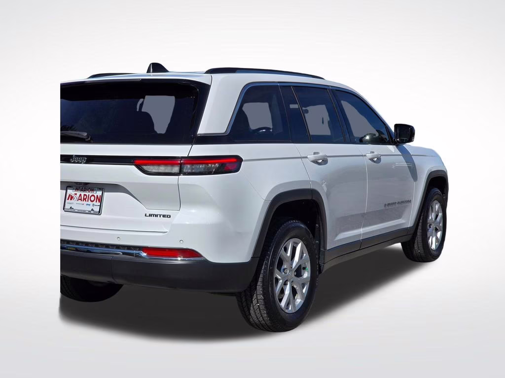 2023 Bright White Clearcoat Jeep Grand Cherokee Limited 4X4 SUV