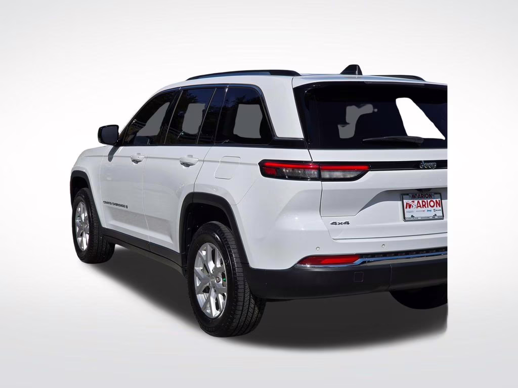 2023 Bright White Clearcoat Jeep Grand Cherokee Limited 4X4 SUV
