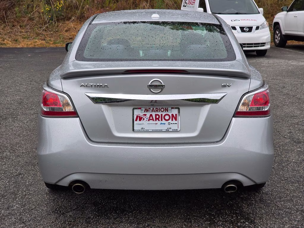 2015 Brilliant Silver Metallic Nissan Altima 2.5 SV FWD Sedan