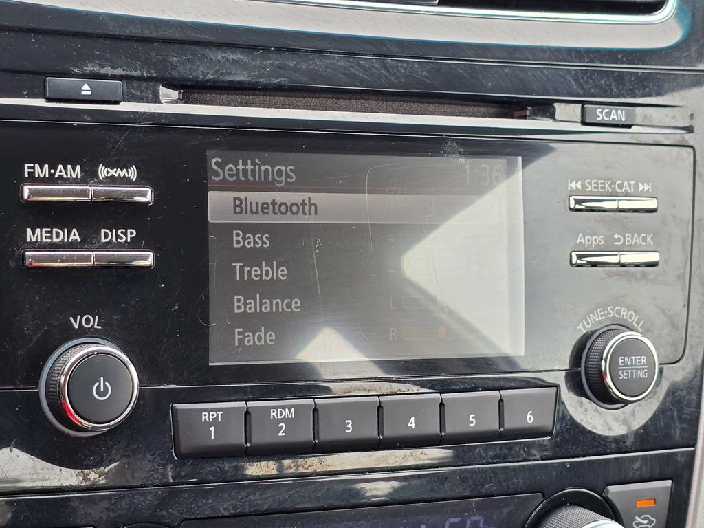 2015 Brilliant Silver Metallic Nissan Altima 2.5 SV FWD Sedan