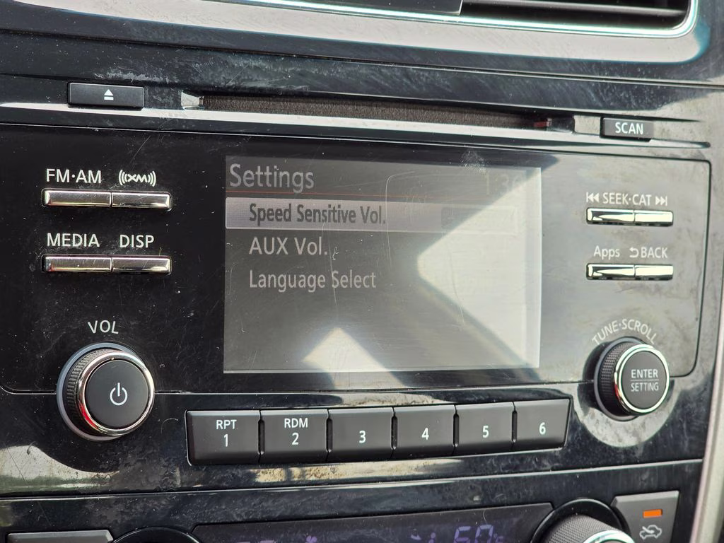 2015 Brilliant Silver Metallic Nissan Altima 2.5 SV FWD Sedan