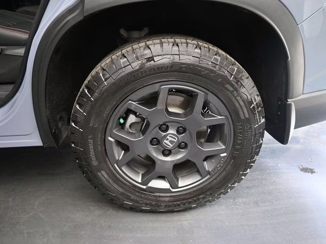 2025 Sonic Gray Pearl Honda Pilot TrailSport AWD SUV