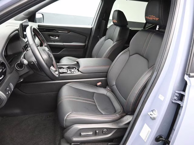 2025 Sonic Gray Pearl Honda Pilot TrailSport AWD SUV