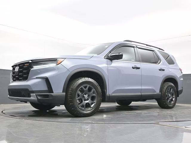 2025 Sonic Gray Pearl Honda Pilot TrailSport AWD SUV