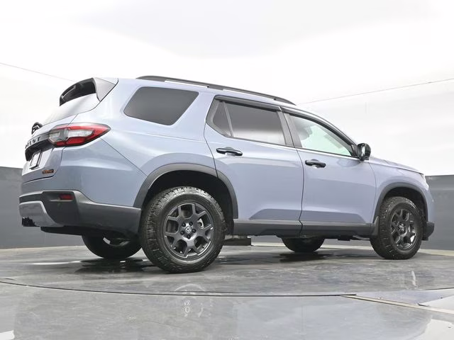 2025 Sonic Gray Pearl Honda Pilot TrailSport AWD SUV