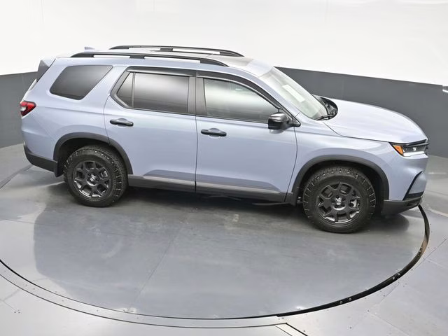 2025 Sonic Gray Pearl Honda Pilot TrailSport AWD SUV