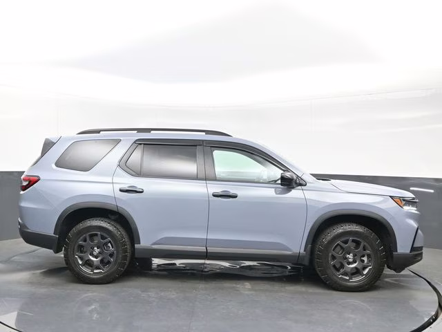 2025 Sonic Gray Pearl Honda Pilot TrailSport AWD SUV