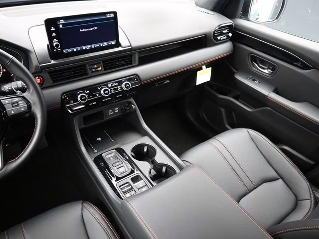 2025 Sonic Gray Pearl Honda Pilot TrailSport AWD SUV