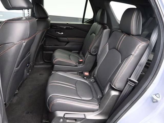 2025 Sonic Gray Pearl Honda Pilot TrailSport AWD SUV