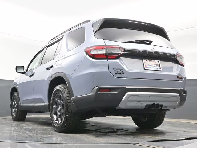 2025 Sonic Gray Pearl Honda Pilot TrailSport AWD SUV