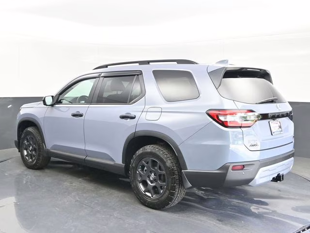 2025 Sonic Gray Pearl Honda Pilot TrailSport AWD SUV