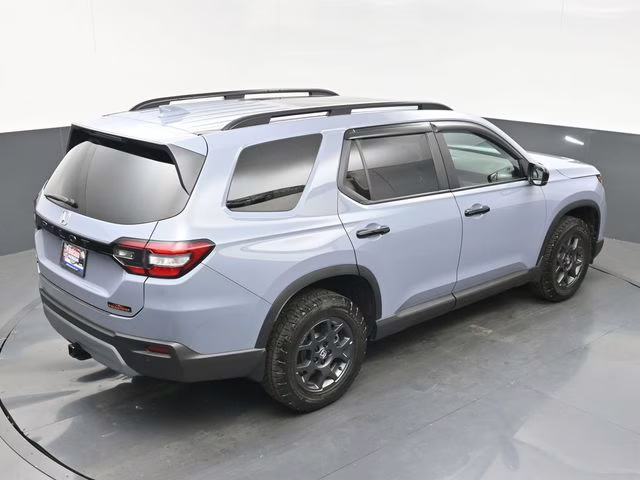 2025 Sonic Gray Pearl Honda Pilot TrailSport AWD SUV