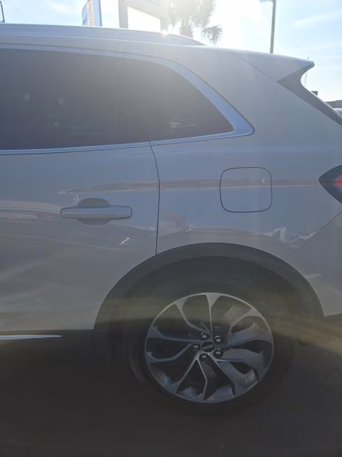 2023 Pearl Metallic Lincoln Nautilus Reserve FWD SUV