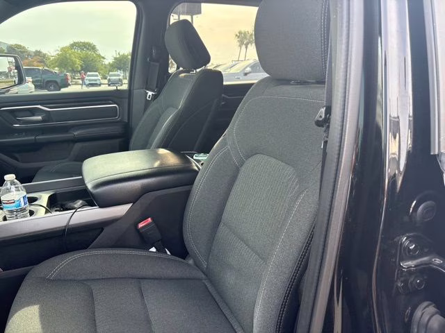 2019 Diamond Black Crystal Pearlcoat Ram 1500 Big Horn/Lone Star 4X4 Truck