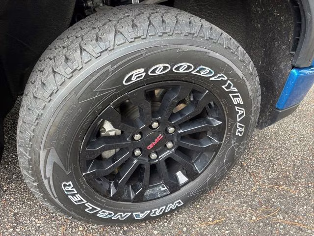 2022 Dynamic Blue Metallic GMC Sierra 1500 AT4X 4X4 Truck