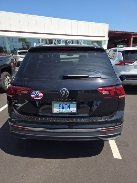 2024 Deep Black Pearl Volkswagen Tiguan 2.0T SE FWD SUV