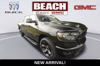 2019 Diamond Black Crystal Pearlcoat Ram 1500 Big Horn/Lone Star 4X4 Truck