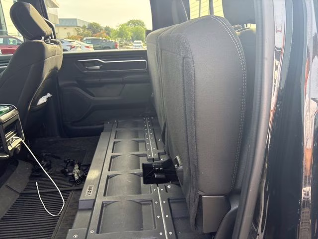 2019 Diamond Black Crystal Pearlcoat Ram 1500 Big Horn/Lone Star 4X4 Truck