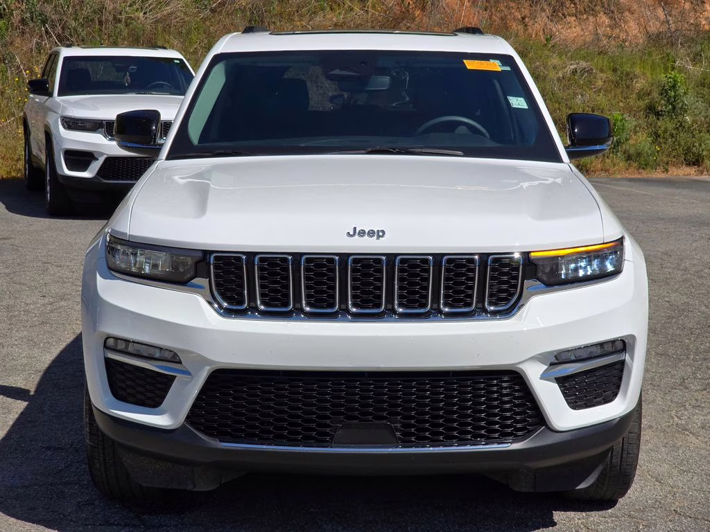 2023 Bright White Clearcoat Jeep Grand Cherokee Limited 4X4 SUV