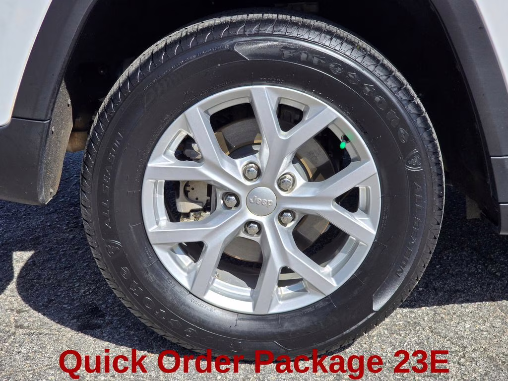 2023 Bright White Clearcoat Jeep Grand Cherokee Limited 4X4 SUV