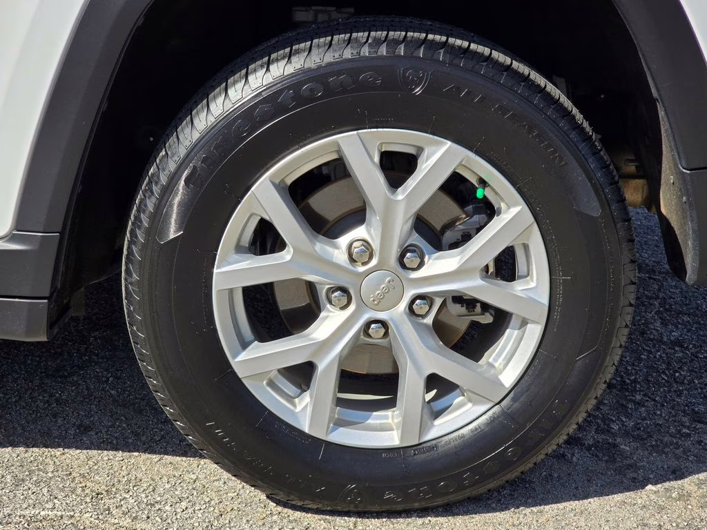 2023 Bright White Clearcoat Jeep Grand Cherokee Limited 4X4 SUV