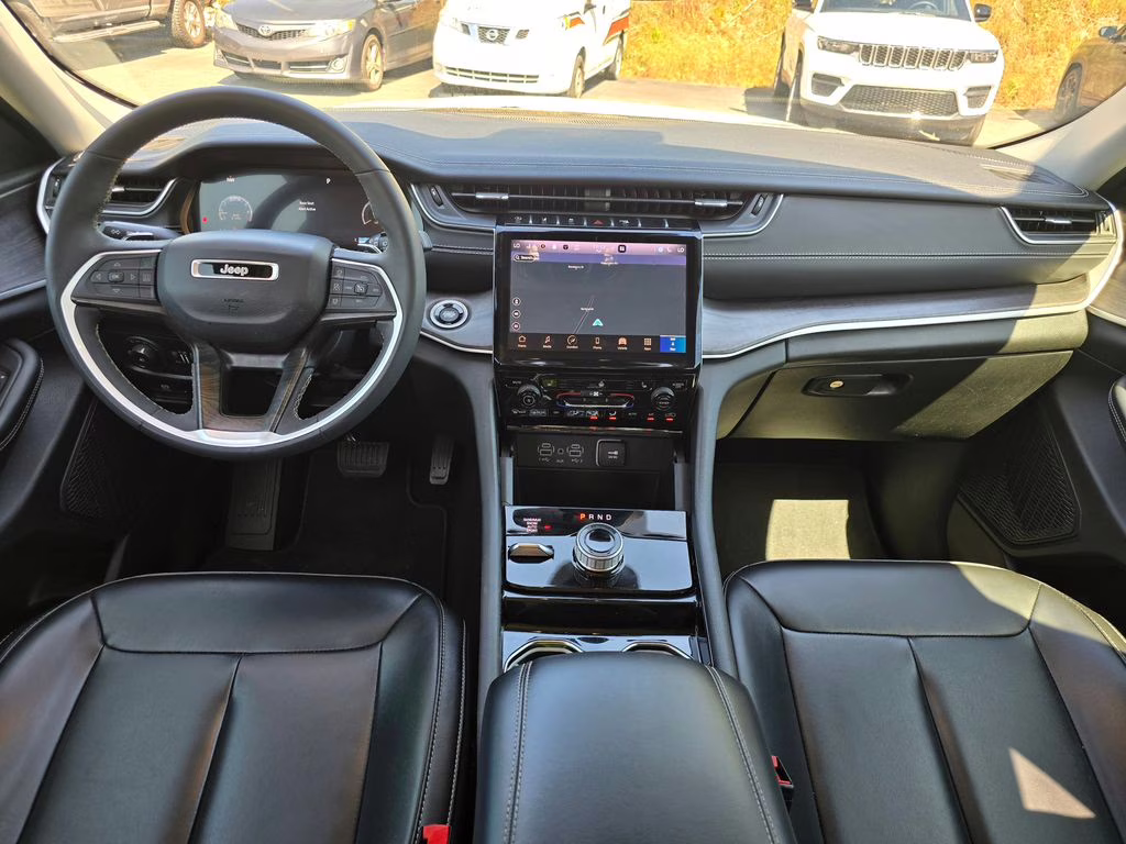 2023 Bright White Clearcoat Jeep Grand Cherokee Limited 4X4 SUV