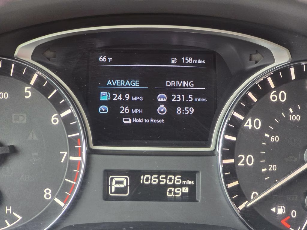 2015 Brilliant Silver Metallic Nissan Altima 2.5 SV FWD Sedan