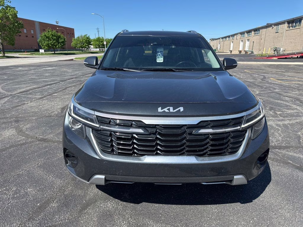 2024 Gravity Gray Kia Seltos S FWD SUV