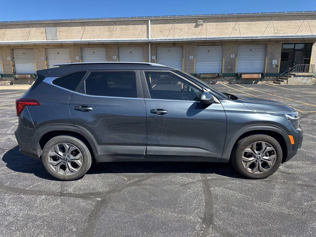 2024 Gravity Gray Kia Seltos S FWD SUV
