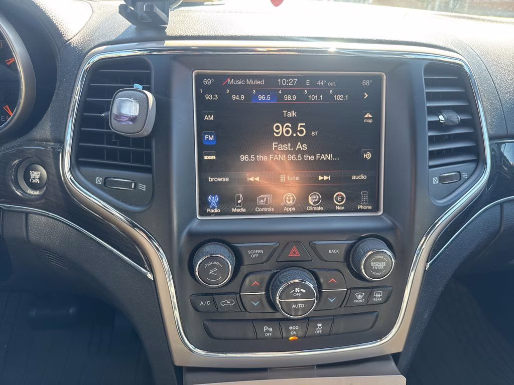 2015 Granite Crystal Metallic Clearcoat Jeep Grand Cherokee Overland 4X4 SUV