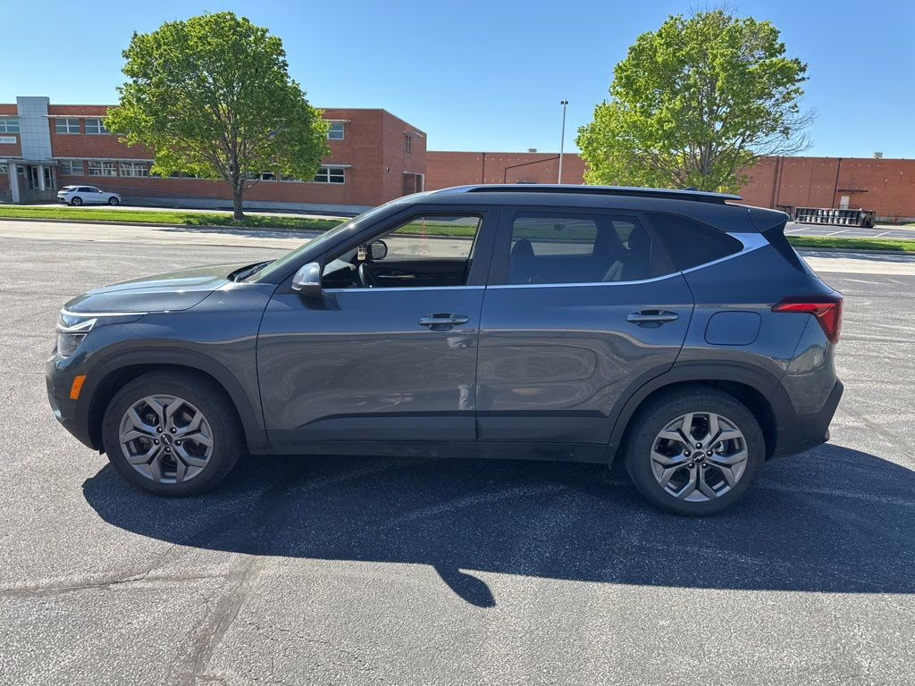 2024 Gravity Gray Kia Seltos S FWD SUV