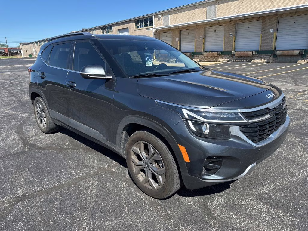 2024 Gravity Gray Kia Seltos S FWD SUV