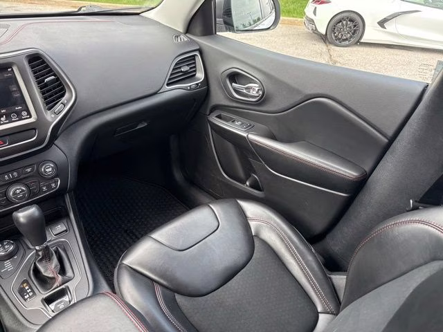 2019 Bright White Clearcoat Jeep Cherokee Trailhawk 4X4 SUV