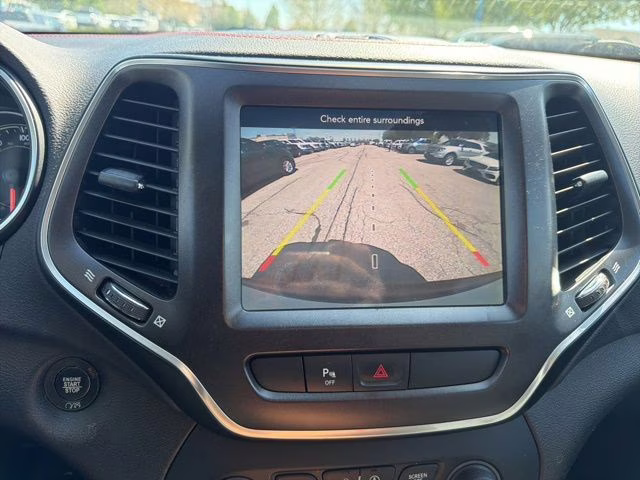 2019 Bright White Clearcoat Jeep Cherokee Trailhawk 4X4 SUV