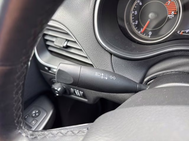 2019 Bright White Clearcoat Jeep Cherokee Trailhawk 4X4 SUV