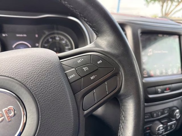 2019 Bright White Clearcoat Jeep Cherokee Trailhawk 4X4 SUV