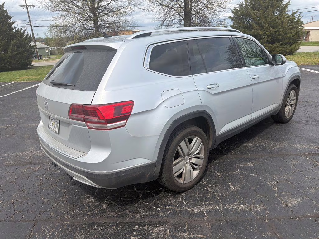 2018 Reflex Silver Metallic Volkswagen Atlas SEL Premium AWD SUV