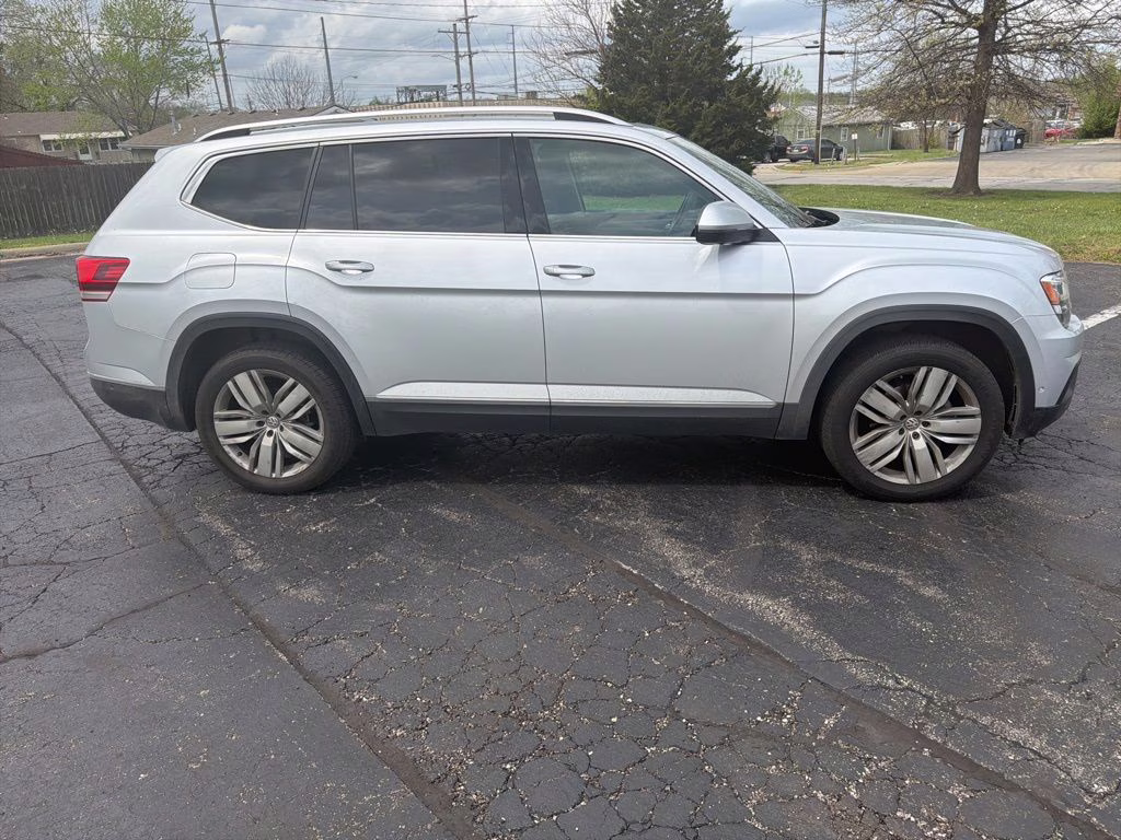 2018 Reflex Silver Metallic Volkswagen Atlas SEL Premium AWD SUV