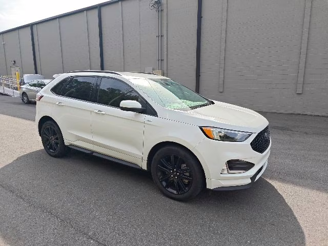 2022 Star White Metallic Tri-Coat Ford Edge ST Line AWD SUV