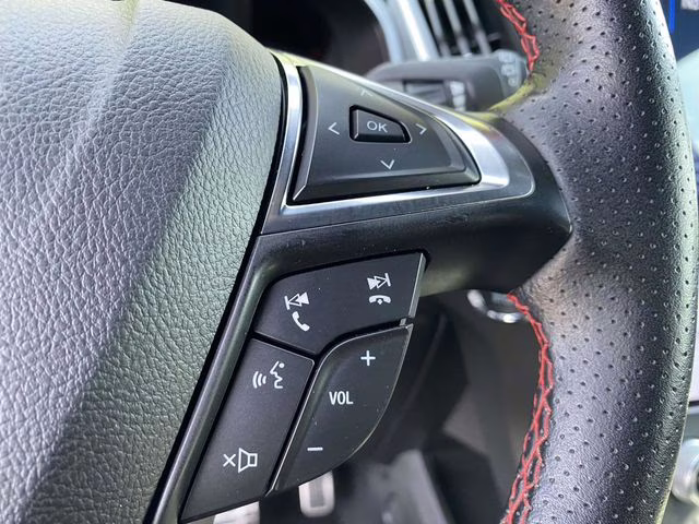 2022 Star White Metallic Tri-Coat Ford Edge ST Line AWD SUV