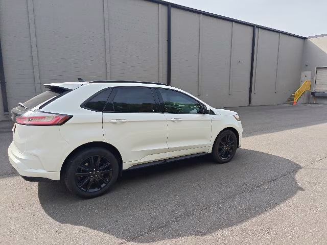 2022 Star White Metallic Tri-Coat Ford Edge ST Line AWD SUV